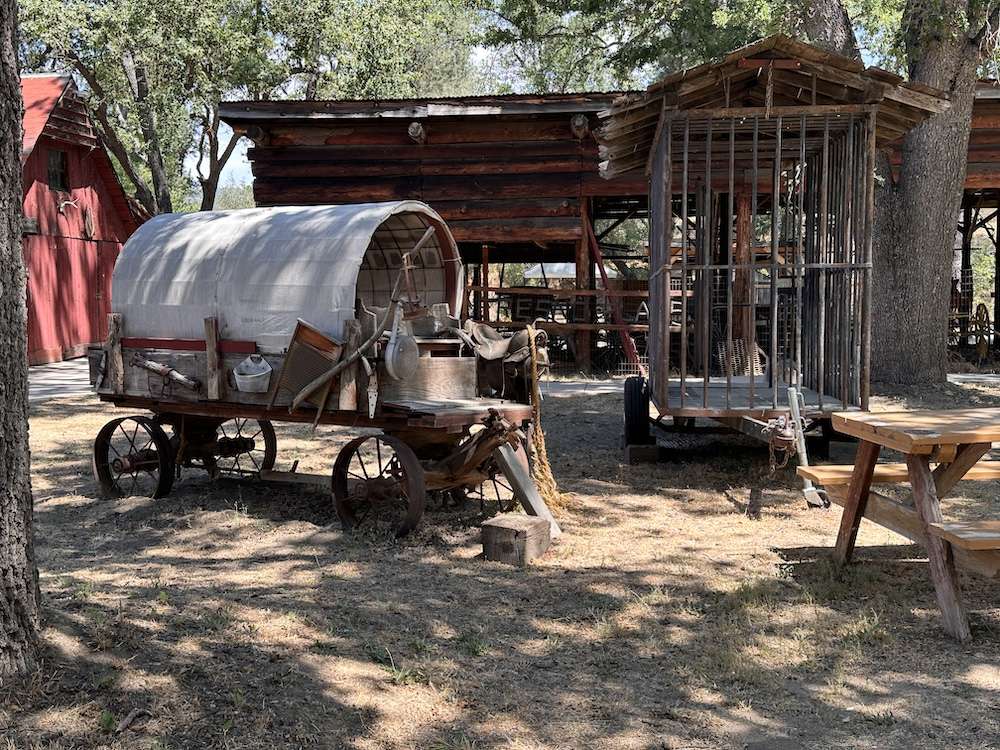 Covered wagon and traveling jail on wheels